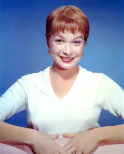 Maclaine Prints: SHIRLEY MacLAINE