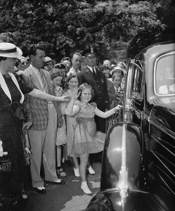 Images Dated 9th August 2013: Shirley Temple leaving the White House after a visit to President Franklin Roosevelt