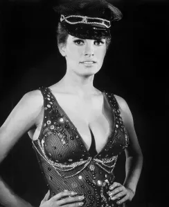 Kinky Prints: SHOOT LOUD, LOUDER... I DON'T UNDERSTAND, Raquel Welch, 1966