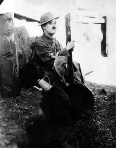 Images Dated 3rd August 2005: SHOULDER ARMS, Charlie Chaplin, 1918