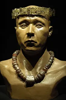 Sican or Lambayeque Culture (700-1300). Necklace and crown. PERU. Ferreafe. Sicn National Museum. AISA/Everett Collection**US SALES ONLY**