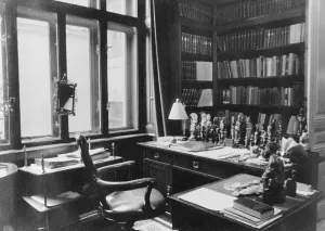 Viennese Prints: Sigmund Freud's writing desk in his office in Vienna as it looked in 1938 before his emigration to England when