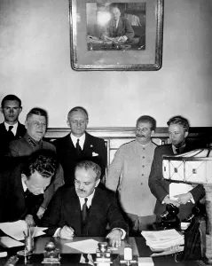 Moscow Prints: Signing the German-Soviet nonaggression pact in Moscow