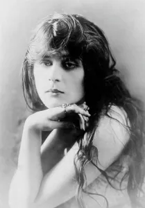 SIN, Theda Bara, 1915, Fox Film Corporation. TM & Copyright/courtesy Everett Collection