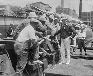 Lipton Prints: Sir Thomas Lipton with his yachting crew