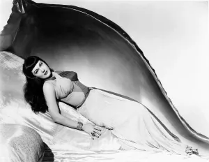 Images Dated 20th April 2015: SIREN OF ATLANTIS, Maria Montez, in a gown by Jean Schlumberger, 1949