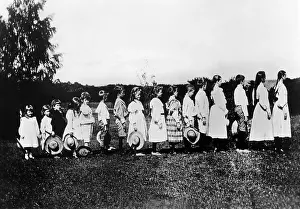 Profiles Prints: The sixteen Roosevelt cousins lined up at Sagamore Hill in 1903