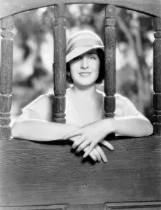 Images Dated 3rd April 2015: SMILIN THROUGH, Norma Shearer, 1932