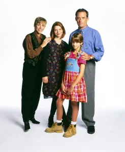 Lisa Prints: MY SO-CALLED LIFE, from left: Bess Armstrong