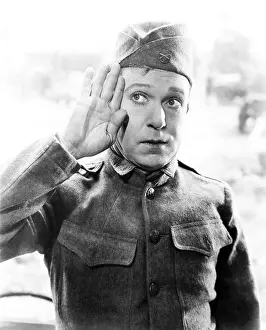 A SOLDIER'S PLAYTHING, Harry Langdon, 1930
