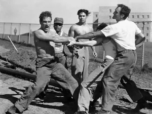 Fight Prints: SOMEBODY UP THERE LIKES ME, Paul Newman (left), Robert Loggia (right), 1956