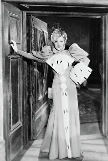 Images Dated 11th July 2018: THE SONG OF SONGS, Marlene Dietrich on set, 1933