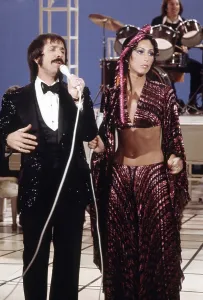 Singing Prints: THE SONNY AND CHER COMEDY HOUR, from left: Sonny Bono, Cher, (1974), 1971-1974