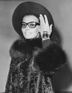 1960s Fashion Prints: Sophia Loren arriving in London to begin work on A COUNTESS FROM HONG KONG, November, 1965