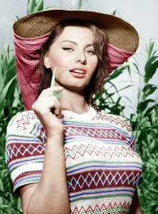 Straw Hat Prints: Sophia Loren, ca. 1956