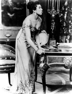 Soprano Leontyne Price at a rehearsal of AIDA, 1962. Courtesy: CSU Archives/Everett Collection