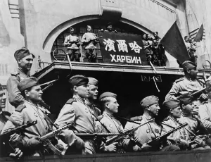 Russians Prints: Soviet soldiers in Harbin, China