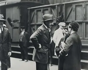 Republics Prints: Spain (April 1931). Alfonso XIII in the train station in Paris after the exile