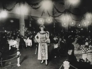 Attire Prints: SPAIN. Barcelona. Spain (1923)