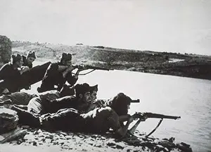 Militia Prints: Spain. Civil War. Battle of the Ebro (1938). AISA/Everett Collection**US SALES ONLY**