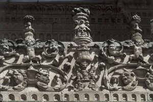 SPAIN. Salamanca. University of Salamanca. Upper section of the faade. Renaissance art. Plateresque. Relief. AISA/Everett Collection**US SALES ONLY**