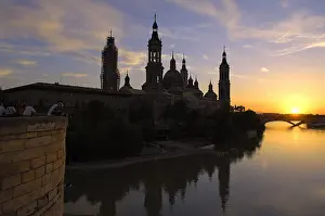 Rio Ebro Prints: SPAIN. Zaragoza. Basilica of Our Lady of the Pilar and Ebro river from the Puente de Piedra (Stone Bridge)