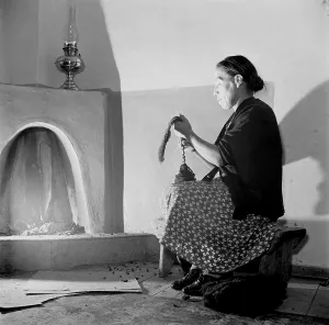 Creation Prints: Spanish-American women, Maclovia Lopez