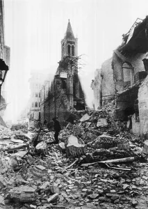 Collapse Prints: Spanish Civil War (1936-1939). Bombardment