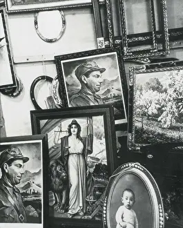 Valencia Prints: Spanish Civil War (1936-1939). Shop window in Valencia (1937)