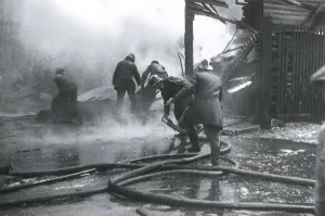 Barcelonese Prints: Spanish Civil War. Firemen and members of the Passive Defence after a bombardment in Barceloneta (April 1938)