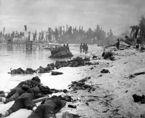 Offensives Prints: Sprawled bodies on beach of Tarawa Island