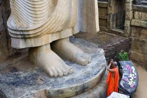 Ceylon Prints: SRI LANKA. Aukana. Aukana Buddha (5th c)