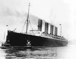Ship Prints: S.S. Lusitania in New York, around 1915.. Courtesy: CSU Archives / Everett Collection