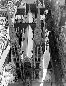 Images Dated 2nd May 2007: St. Patrick's Cathedral, New York City