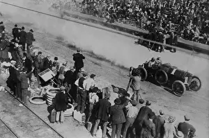 Automobiles Prints: The start of the 1914 Vanderbilt Cup auto race