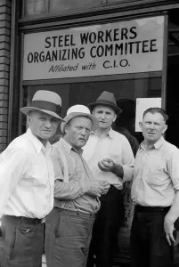 Organized Labor Prints: Steelworkers at a Union storefront