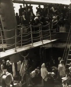 Images Dated 12th August 2009: THE STEERAGE, 1907, immigrants on steerage deck of ship arriving in New York