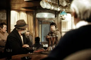 Eyeglasses Prints: STRAW DOGS, Dustin Hoffman (right), 1971