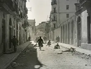 1405history Prints: Street fighting in an unidentified Spanish city