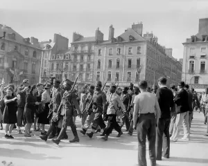 Liberation Prints: Sub-Saharian African soldiers cheered by on Liberation Day in Rennes