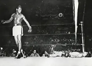 Lcgr1501 Prints: Sugar Ray Robinson, knocked out Filipino Flashy Sebastian in the first round