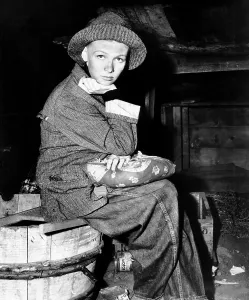 Homeless Prints: SULLIVAN'S TRAVELS, Veronica Lake, 1941