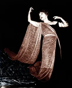 Armband Prints: SUNSET BOULEVARD, Gloria Swanson, 1950