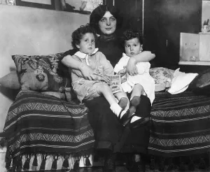 Sitting On Lap Prints: Survivors of the sinking of the Titanic