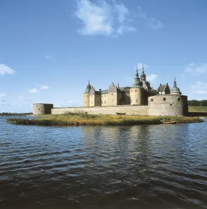 Sweden Prints: SWEDEN. KALMAR. Kalmar. Castle. AISA/Everett Collection**US SALES ONLY**