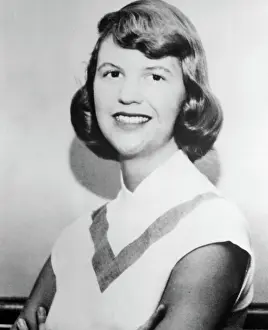 Sylvia Prints: SYLVIA PLATH, portrait. Courtesy: CSU Archives / Everett Collection