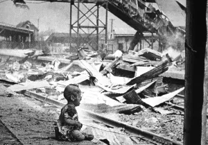 Terror Prints: Terrified baby alone in Shanghai's South Station after brutal Japanese bombing