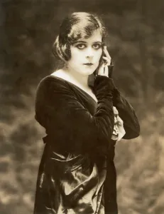 Eyeliner Prints: Theda Bara, 1916