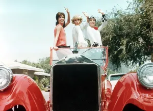 Mary Tyler Prints: THOROUGHLY MODERN MILLIE, Mary Tyler Moore, Carol Channing, Julie Andrews, 1967