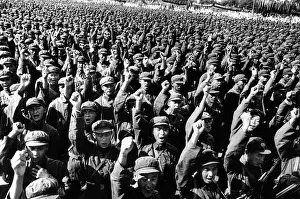Cultural Revolution Prints: Thousands of Red Army soldiers raise their clenched fists